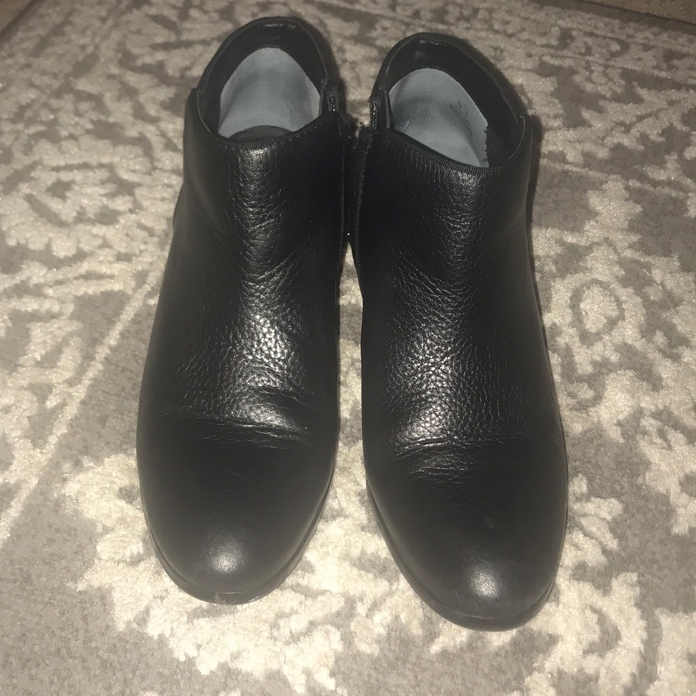 Sam Edelman black Chelsea bootie